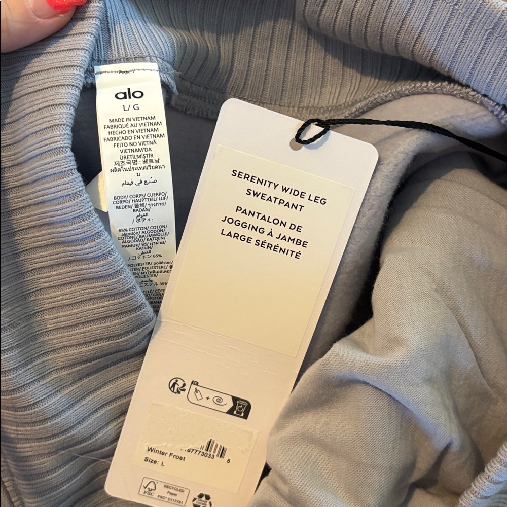 ALO Yoga Serenity Wide Leg Sweatpant Large Limited: Winter Frost NWT NEW pants - Picture 16 of 16